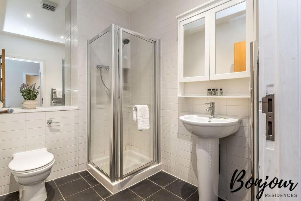 Spacious 2Br-1Ba - Grassmarket - Free Parking By Bonjour Residences Edimburgo Exterior foto