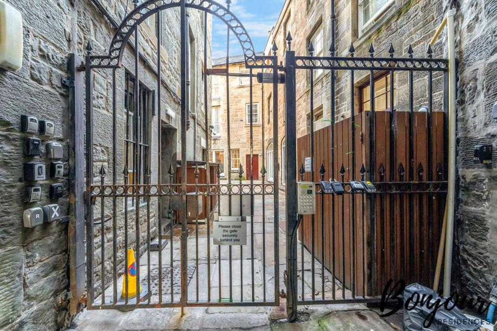 Spacious 2Br-1Ba - Grassmarket - Free Parking By Bonjour Residences Edimburgo Exterior foto